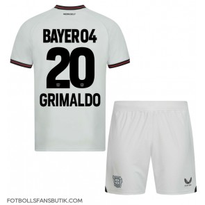 Bayer Leverkusen Alejandro Grimaldo #20 Replika Bortatröja Barn 2023-24 Kortärmad (+ Korta byxor)